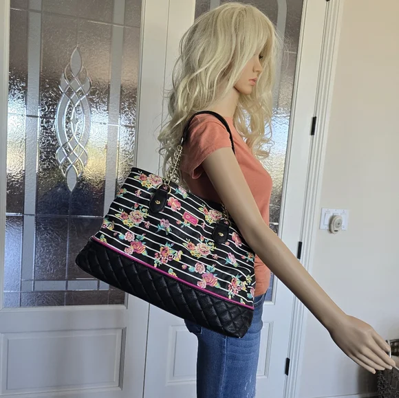 BETSEY JOHNSON PURSE - Picture 13 of 15